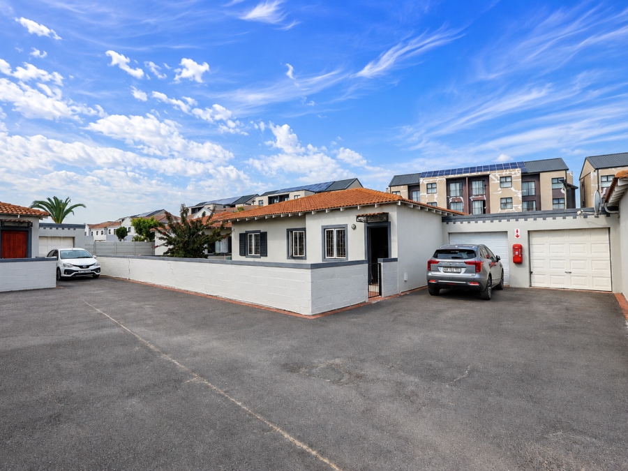 3 Bedroom Property for Sale in Parklands Western Cape